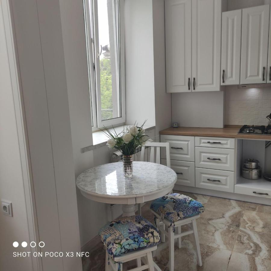 Атмосферная Квартира В Центре Odessa Exteriör bild